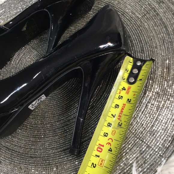 Wild Diva Black Open Toe Stiletto Heel Size 6 - Picture 13 of 13